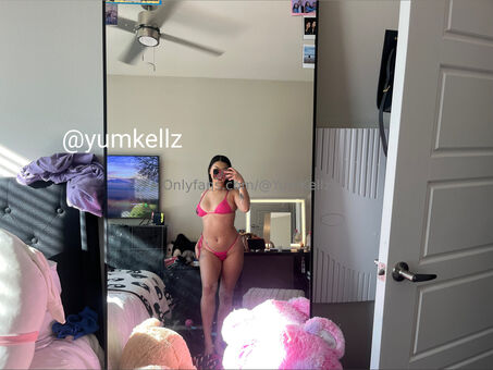 yumkellz Nackt Leaks OnlyFans Foto 7